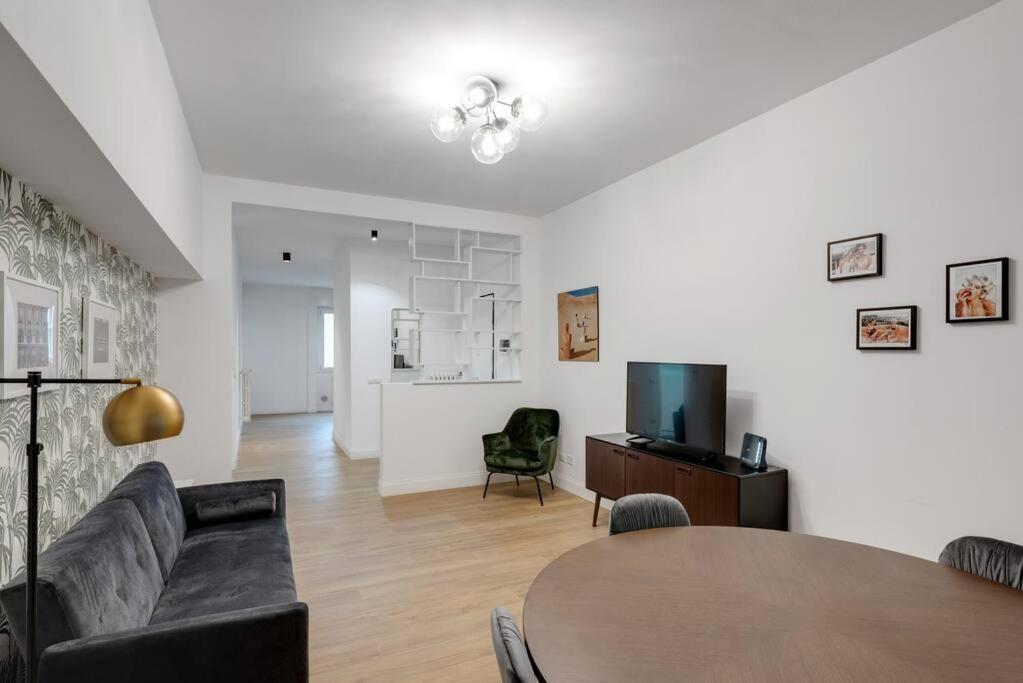 Easylife - Cozy & Comfy Apt In Design District Milão Exterior foto
